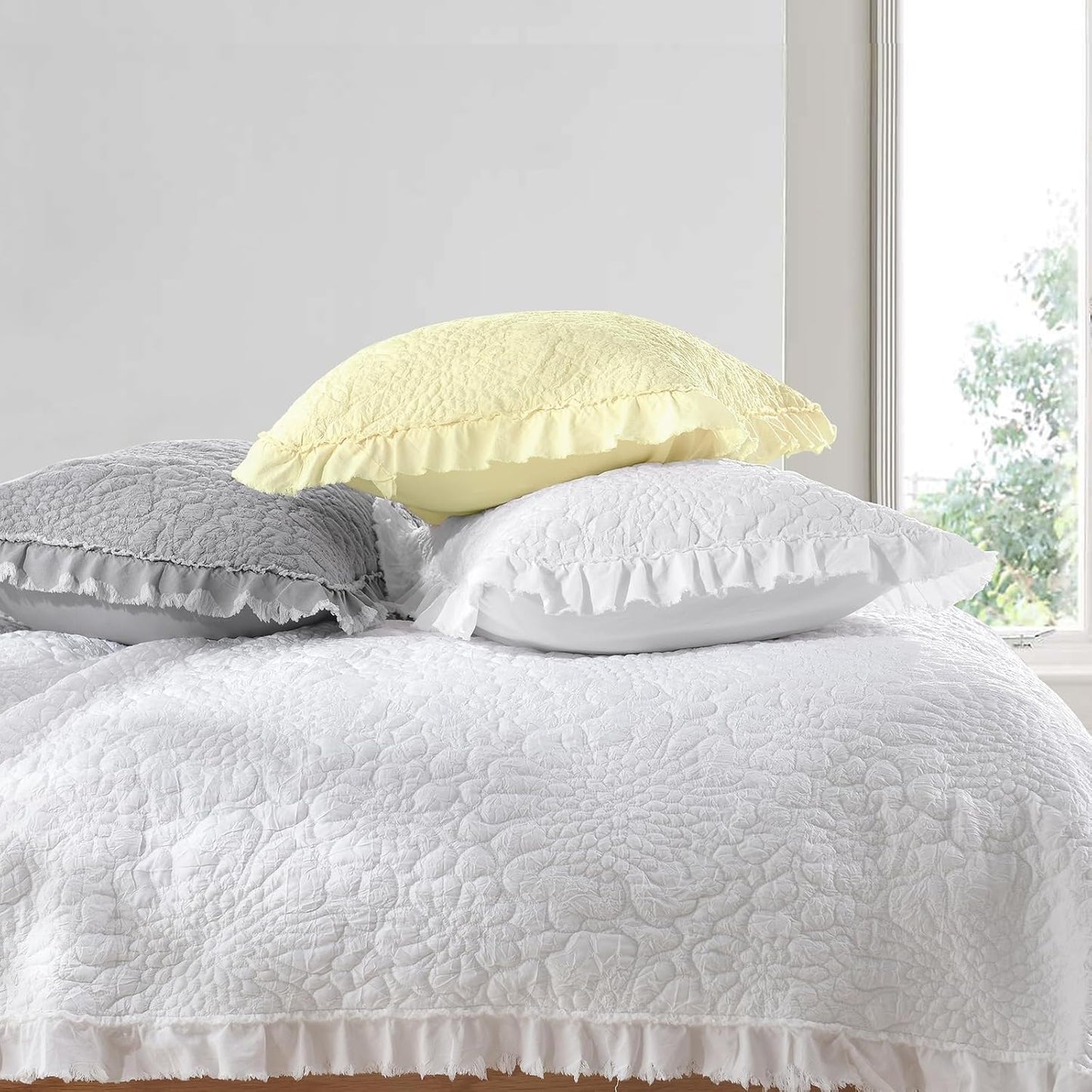 Light Yellow Ruffled Quilt Queen Size, Stone-Washed Microfiber Lightweight Crinkled Farmhouse Rustic Shabby Chic Bedding Set, 3 Pieces Reversible Bedspread Coverlet with Pillow Shams for All Season