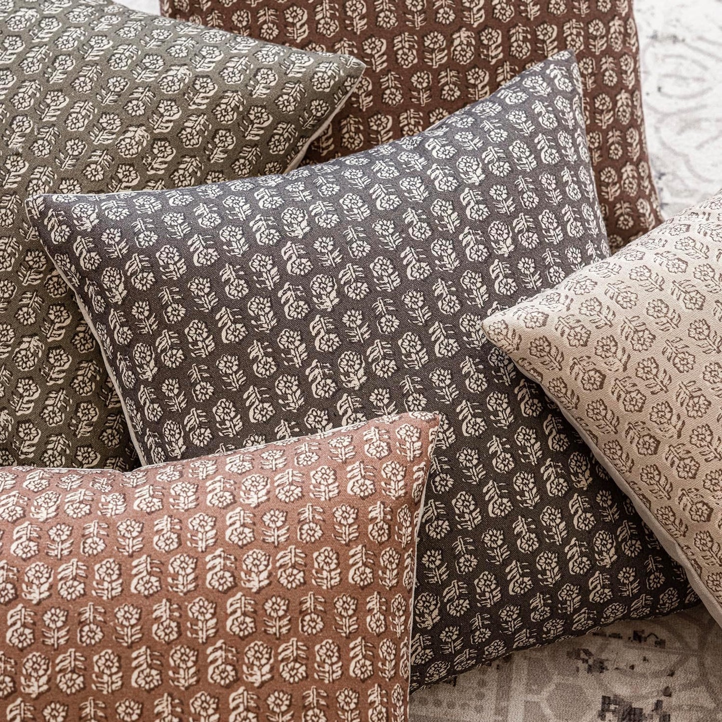 Foindtower Set of 2 Decorative Neutral Floral Print Throw Pillow Covers Vintage Accent Farmhouse Cushion Covers Boho Home Decor for Sofa Couch Chair Bedroom Living Room Outdoor,20×20 Inch,Rustic Gray