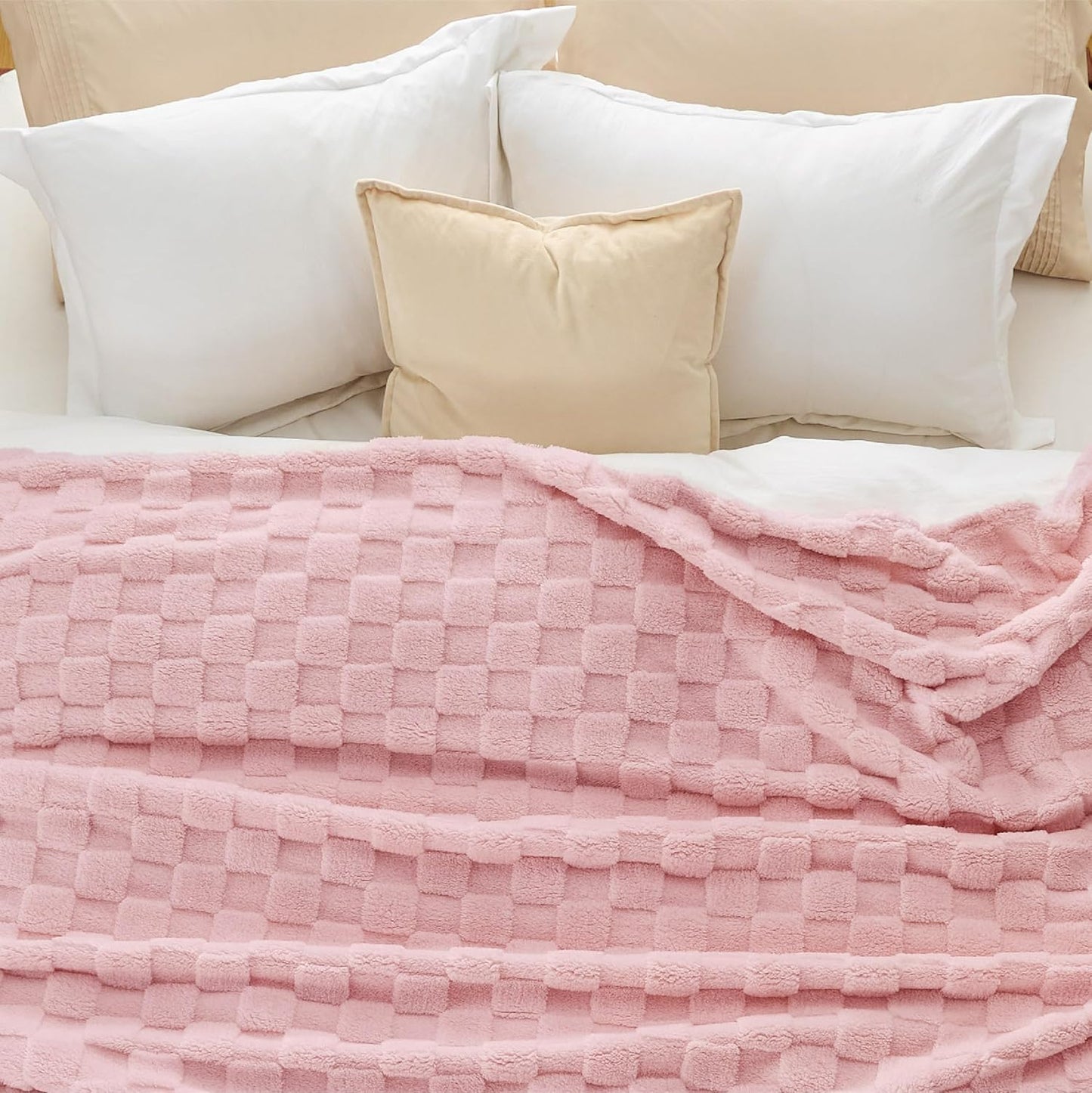 Bedsure GentleSoft King Size Blanket for Bed - Super Soft Cozy Blankets for Women Men Girls, Large Fuzzy Fleece Throw for Bedroom Decor, Blush Pink,108x90 Inches