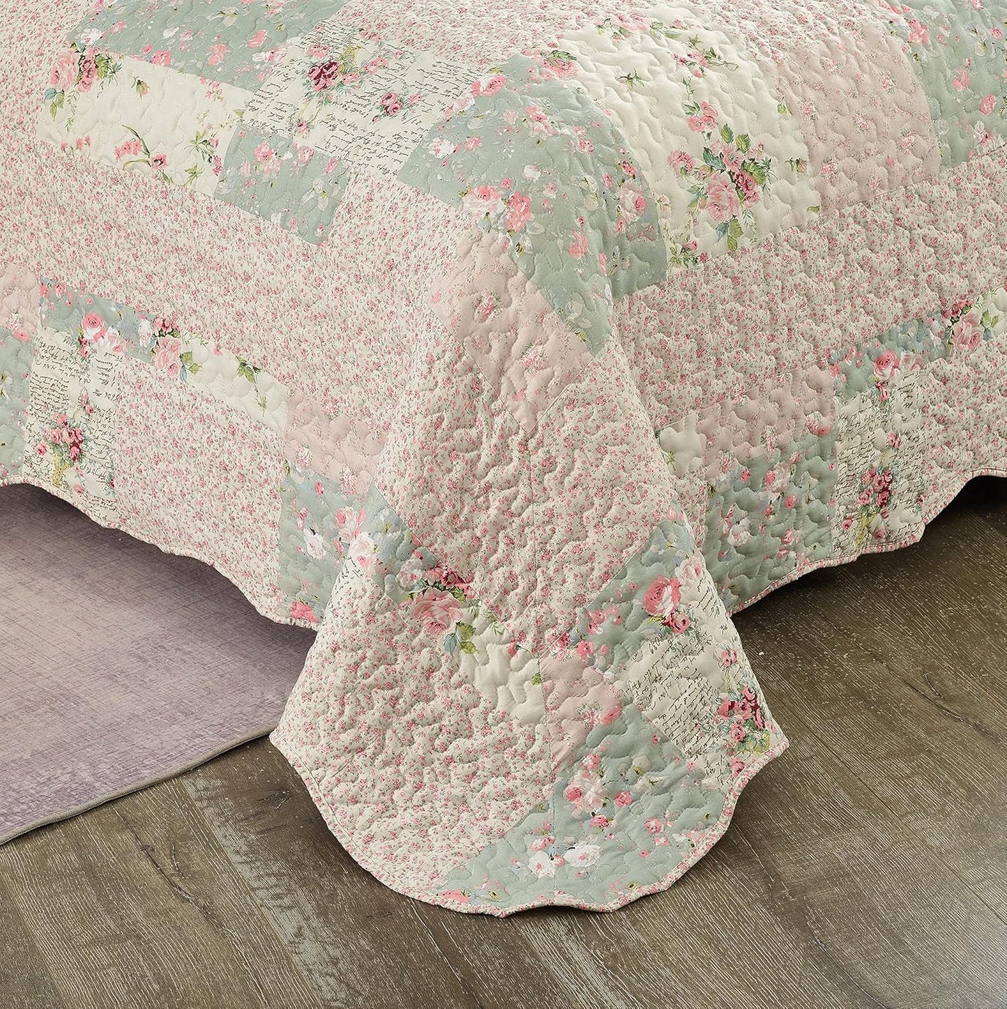 Brilliant Sunshine Rose and Sage Quilt Set, 3-Piece Bedding Sets, Traditional Patchwork Design, Washable and Reversible Bedspread, Soft Lightweight Coverlet, All-Season, Full/Queen, Light Pink Green