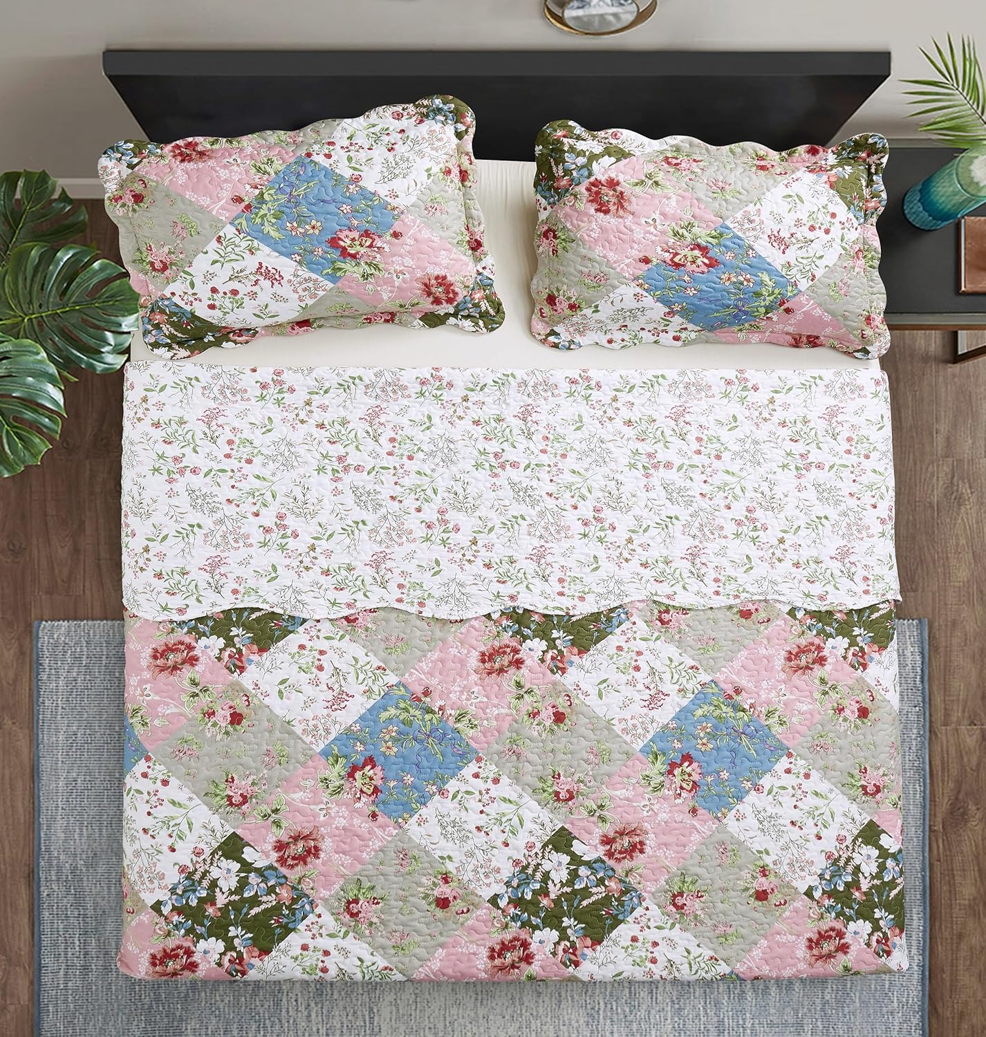 Brilliant Sunshine Peach and Olive Flowers Patchwork, 3-Piece Quilt Set with 2 Shams, Reversible Bedspread, Soft Lightweight Coverlet, All-Season, King, Peach Olive