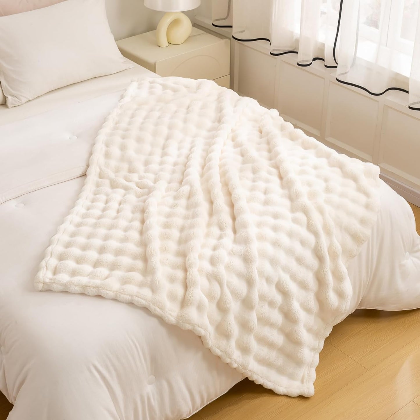 YUSOKI Luxury 3D Bubble Throw Blanket 5lb,All Ages,Home Decoration, (Ivory,90 * 90inches)