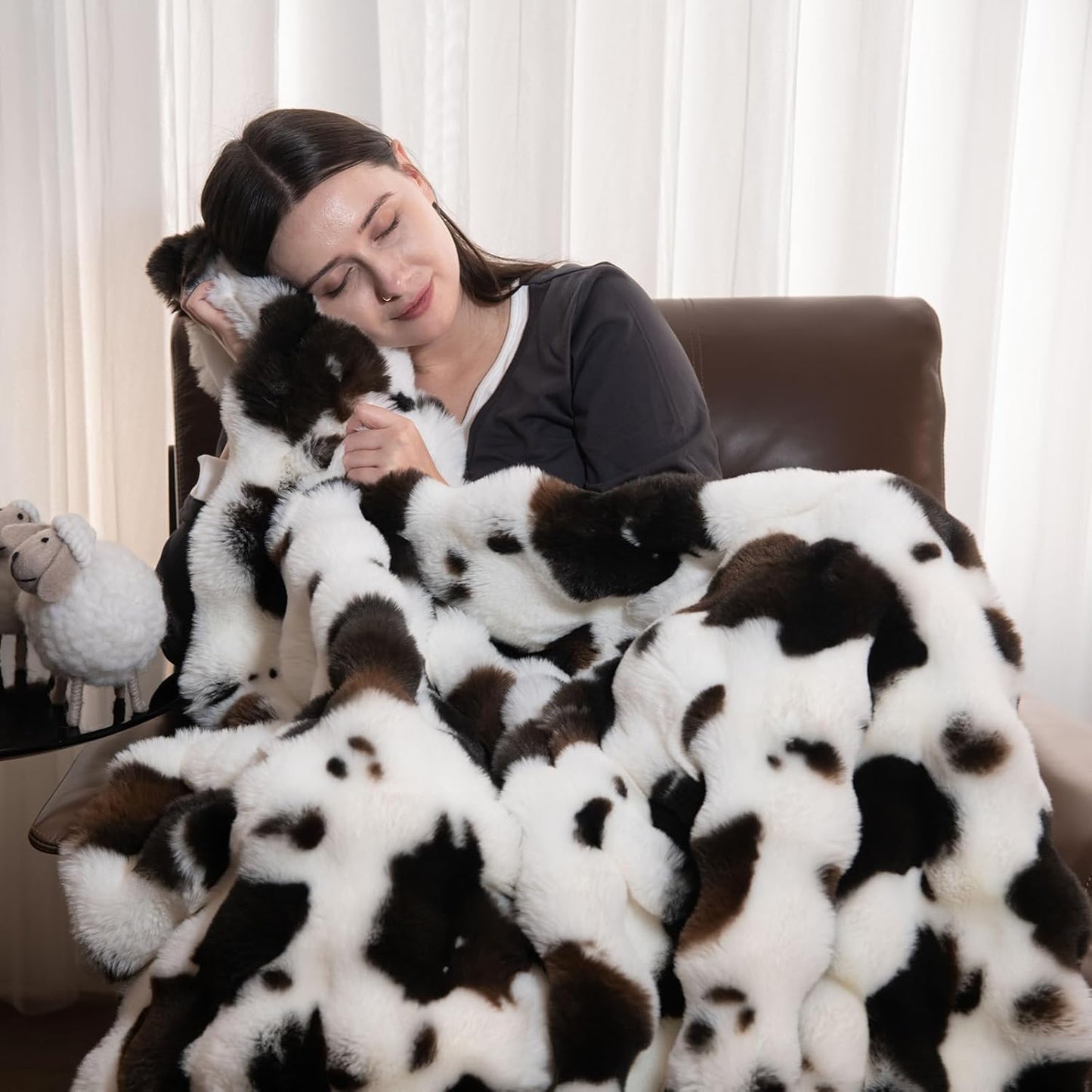 Cow Print Faux Fur Throw Blanket for Couch, Soft & Plush Fuzzy Blanket for Sofa, Bedroom, Living Room, Super Soft Warm for Adults Kids Girl Gifts Bedroom Couch Sofa Travel,60x80 Inches Black Brown