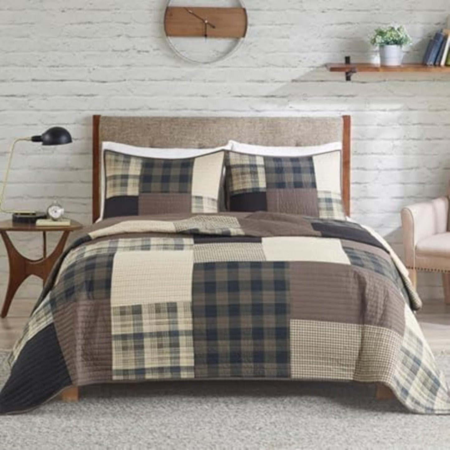 Woolrich Winter Hills Reversible Quilt Set - Cottage Styling Reversed to Solid Color, All Season Lightweight Coverlet, Cozy Bedding Layer, Matching Shams, Oversized Full/Queen, Plaid Tan 3 Piece