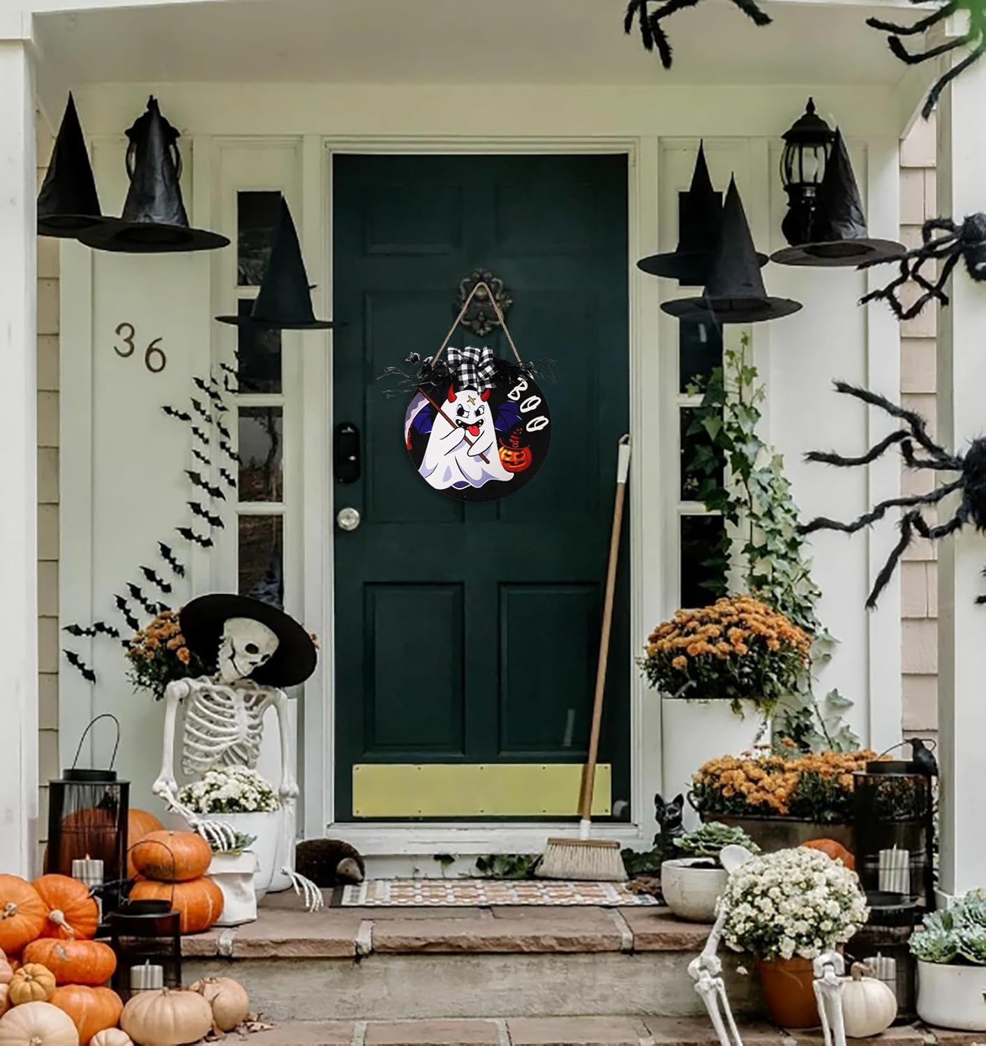 Cute Halloween Round Wooden Plaque Funny Ghost Outdoor Hanging Sign Decoration Halloween Wreaths Art for Home Wall Decor Halloween Courtyard Party Outdoor Indoor Supply Gifts