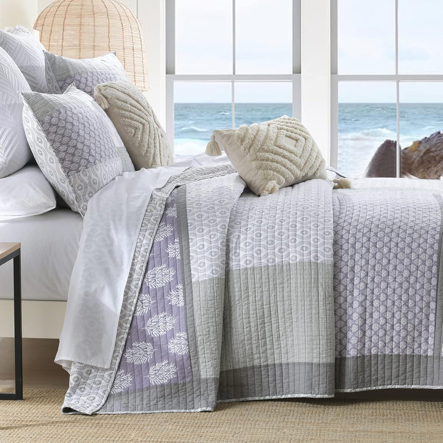 PANGUSHAN Quilt Set Queen Size, 100% Cotton Bedspread Quilt Bedding Set, Patchwork Reversible Floral Quilt for Queen Bed, Purple/Grey/White Bed Spread, Lightweight Comforter for All Season, 3 Pieces