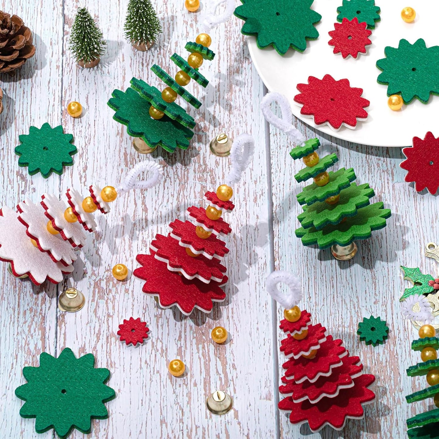 Hollowfly 50 Sets Felt Christmas Tree Ornament Craft Kit Small Layered Christmas Tree Felt Crafts for Xmas Decoration Stocking Stuffer Holiday Fun School DIY Activities