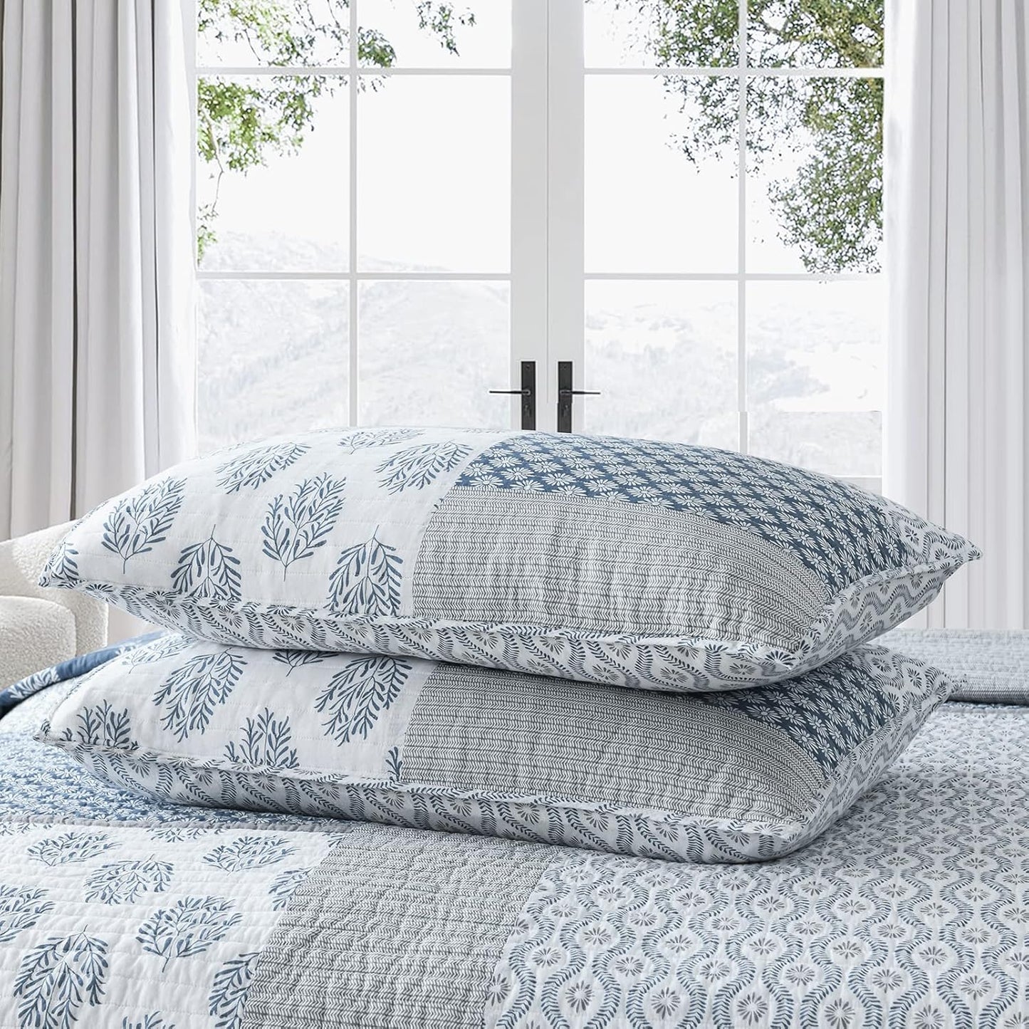 PANGUSHAN Quilt Set Queen Size, 100% Cotton Bedspread Quilt Bedding Set, Patchwork Reversible Floral Quilt for Queen Bed, Blue/Grey/White Bed Spread, Lightweight Comforter for All Season, 3 Pieces