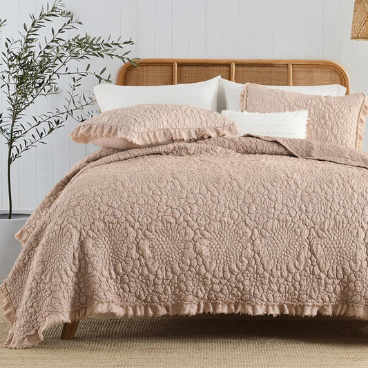 HORIMOTE HOME Pinkish Grey Ruffled Quilt King Size, Stone-Washed Lightweight Crinkled Farmhouse Rustic Shabby Chic Bedding Set, 3 Pieces Reversible Bedspread with Pillow Shams for All Season