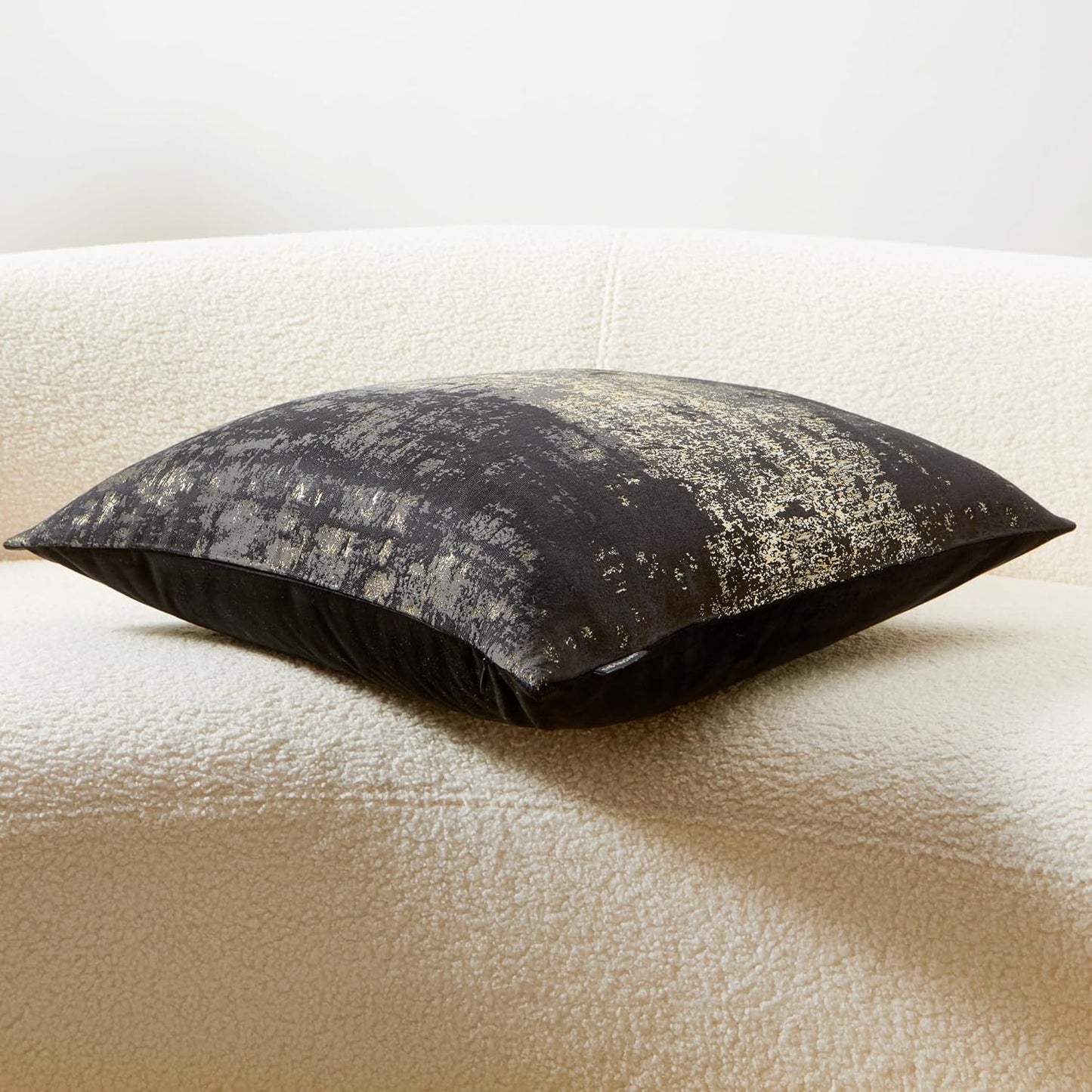 THE-TINOART Black & Gold Modern Luxury Pillow Cover 22x22 - Jacquard Embroidery with Metallic Thread, Reversible Decorative Throw Pillow Cover for Sofa/Bed, Velvet Backing