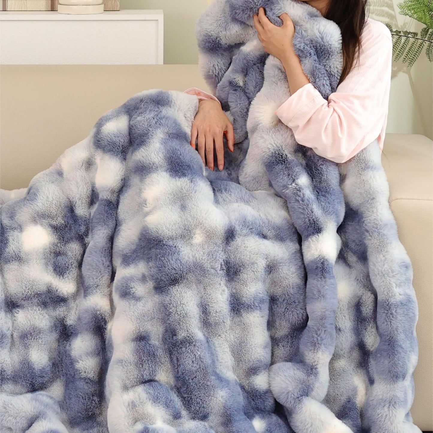 Tie-dye Blue Twin Cozy Faux Fur Blanket for Couch Bed Living Room 60x80 Furry Soft Fluffy Thick Warm Throw Blanket for Winter Home Gifts 860 GSM