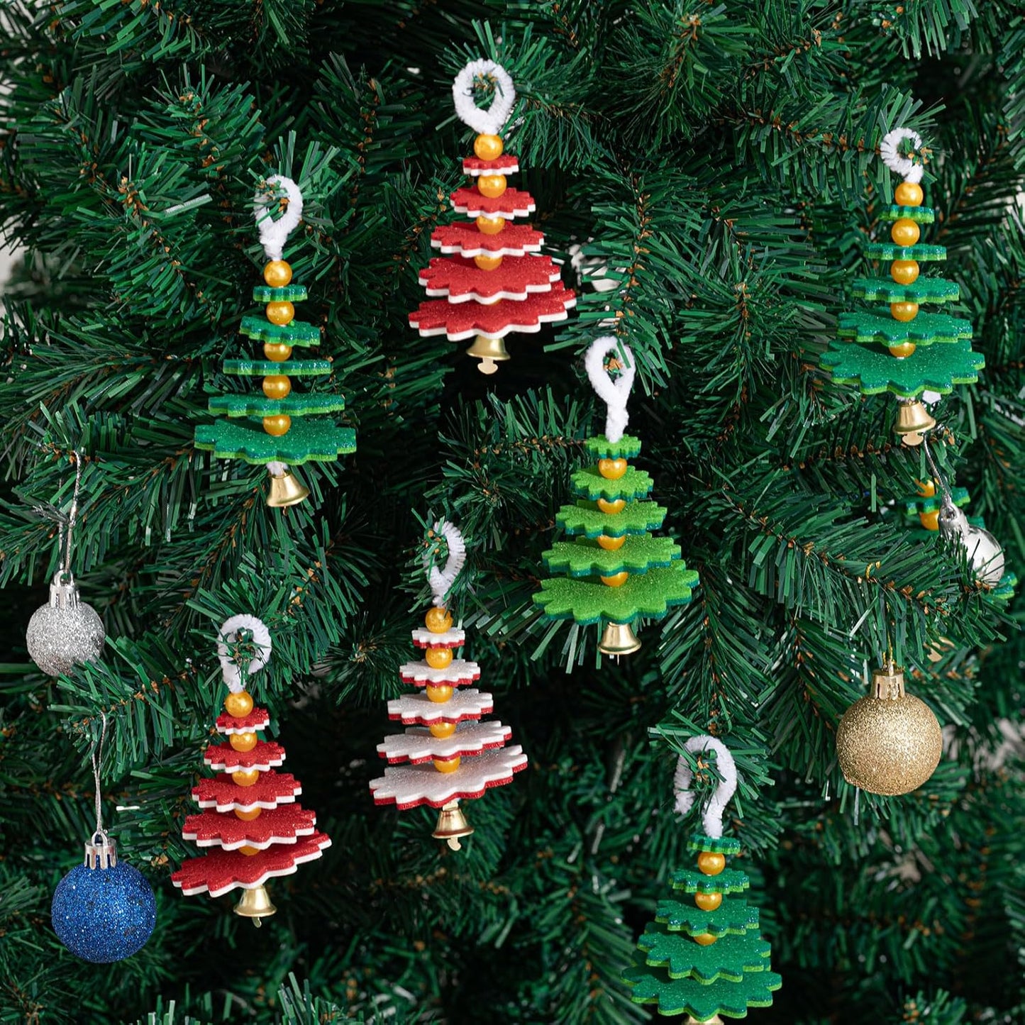 Hollowfly 50 Sets Felt Christmas Tree Ornament Craft Kit Small Layered Christmas Tree Felt Crafts for Xmas Decoration Stocking Stuffer Holiday Fun School DIY Activities