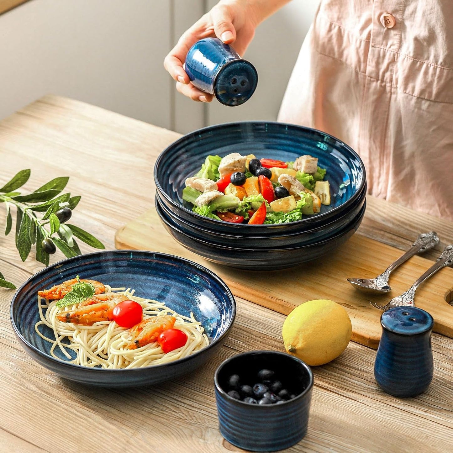 Pasta Bowls 32 OZ,Ceramic Salad Serving Bowls Set of 4,Large 8.7 inch Shallow Bowls Plates for Soup,Fruit,Noodle,Dinner,Dishwasher & Microwave Safe,Navy Blue