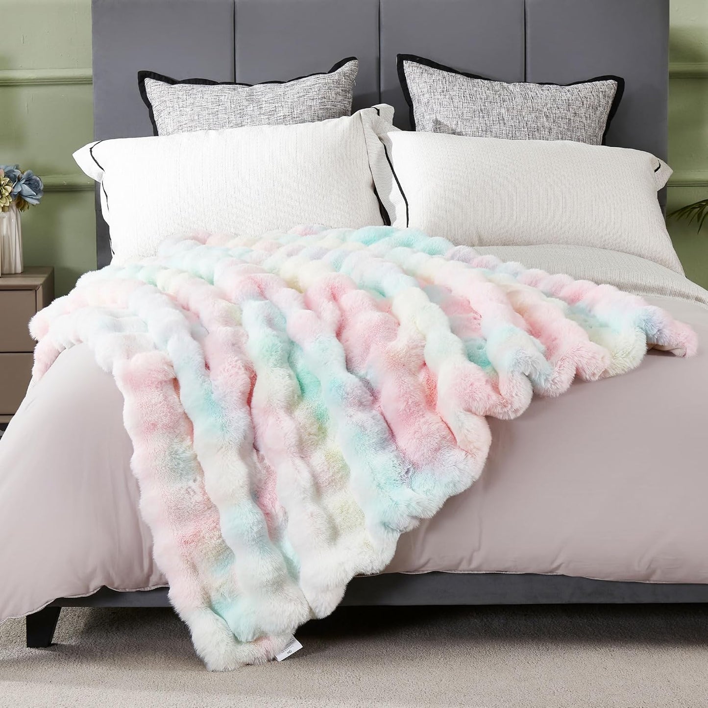 DREAMNINE Oversized Colorful Soft Thick Bubble Faux Fur Throw Blanket Twin Size 60" x 70", Luxury Big Fuzzy Bed Blankets,Warm Cozy Furry Blanket for Winter,Cute Lovely Blankets for Girl Women,Rainbow