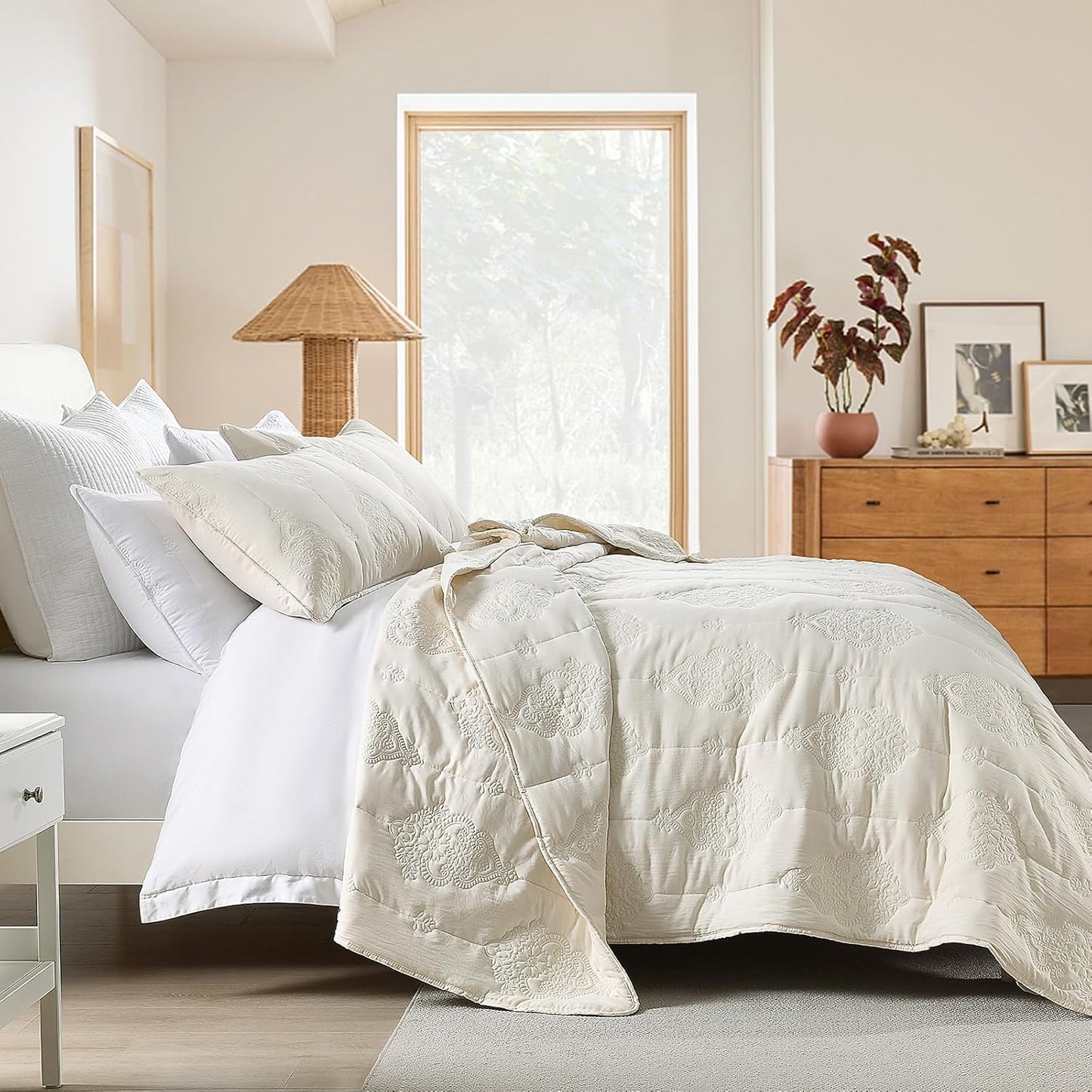 HORIMOTE HOME Ivory Quilt Queen Size Floral Quilt Bedspread Lightweight Soft Pre-Washed Microfiber Bedcover, 3 Pieces Thin Comforter Bed Cover Bedding Set for All Season