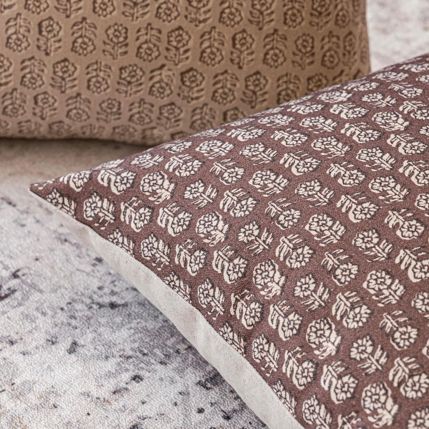 Foindtower Set of 2 Decorative Neutral Floral Print Throw Pillow Covers Vintage Accent Farmhouse Cushion Covers Boho Home Decor for Sofa Couch Chair Bedroom Living Room Outdoor,20×20 Inch,Wine Red