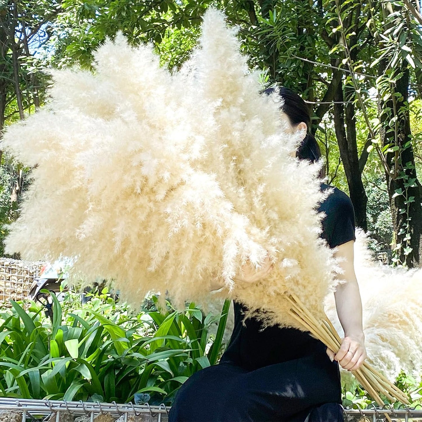 40" 22PCS Dried Pampas Grass Decor Tall,Large Natural Beige pompas Grass Tall Pampas Grass for Floor Vase,Wedding,Party,Farmhouse,Boho Home Decor,and Creating a Bohemian Ambiance