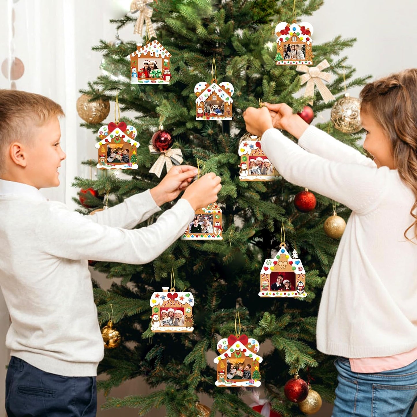 28 Pack Christmas Picture Frame Craft Kits for Kids, Xmas DIY Gingerbread House Candy Photo Craft Christmas Hanging Frame Ornaments for Xmas Tree Holiday Art Decorations Home Class Game Activities