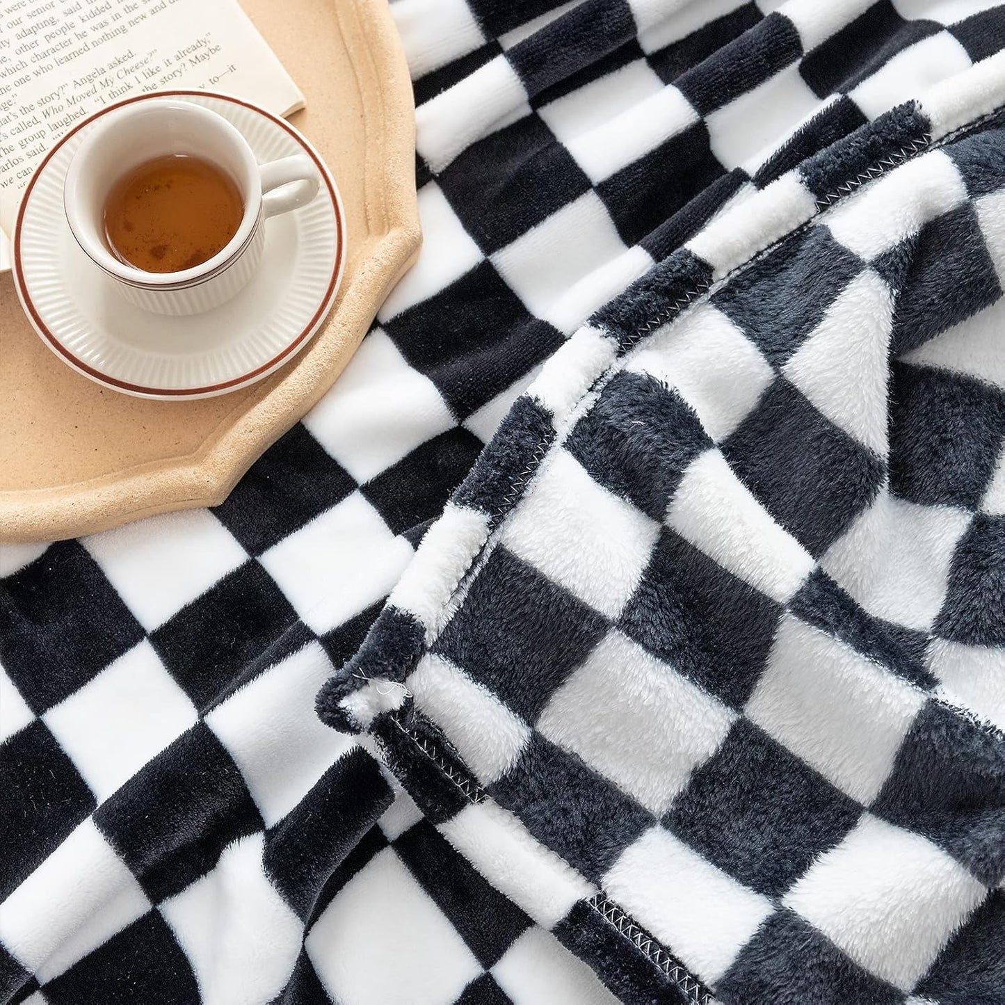 LOMAO Throw Blankets Flannel Blanket with Checkerboard Grid Pattern Soft Throw Blanket for Couch, Bed, Sofa Luxurious Warm and Cozy for All Seasons (Black, 40"x50")