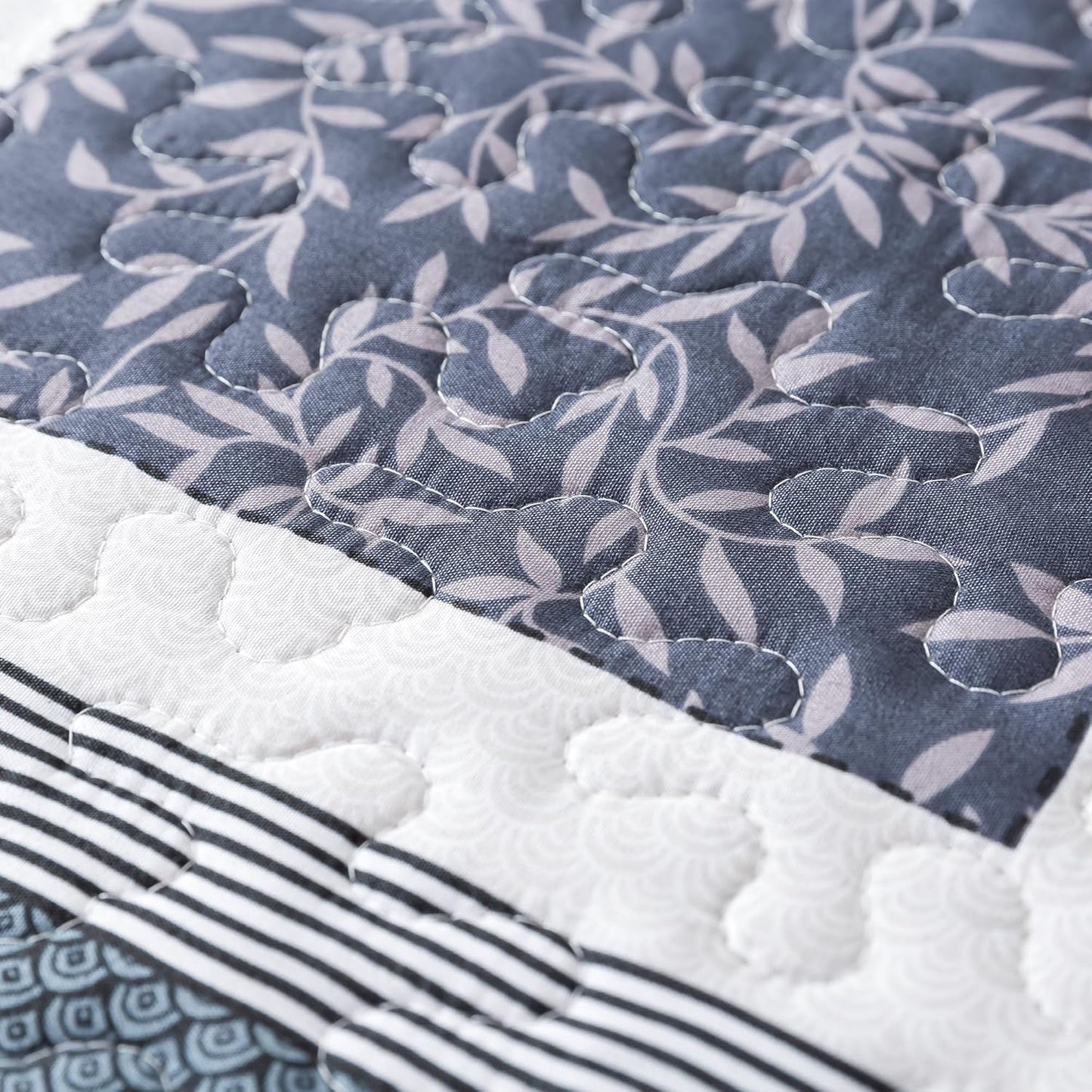 NEWLAKE Quilt Bedspread Sets - Bohemian Farmhouse Pattern Reversible Coverlet Set, Queen Size