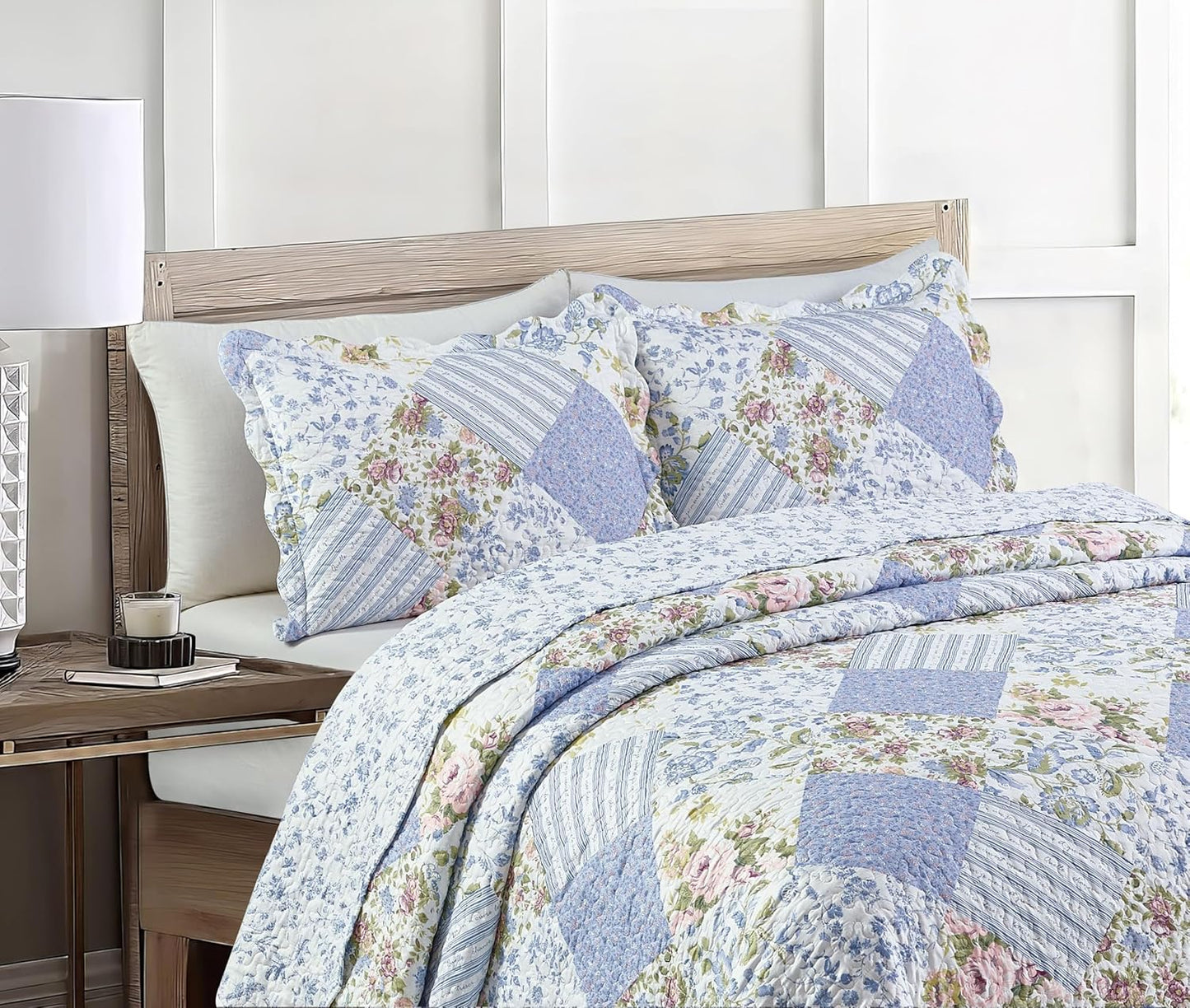 Brilliant Sunshine Blue Rose Patchwork, 3-Piece Quilt Set with 2 Shams, Reversible Bedspread, Soft Lightweight Coverlet, All-Season, Full/Queen, Blue Rose