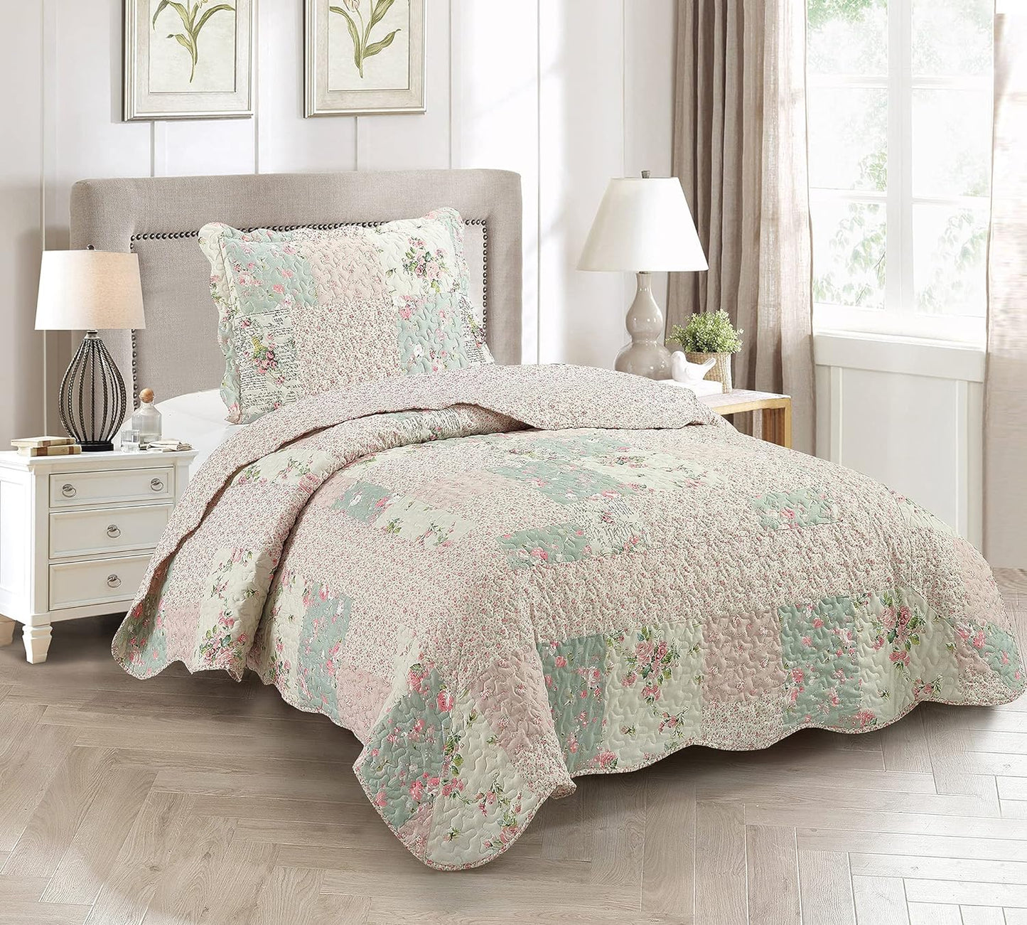 Brilliant Sunshine Rose and Sage Quilt Set, 2-Piece Bedding Sets, Traditional Patchwork Design, Washable and Reversible Bedspread, Soft Lightweight Coverlet, All-Season, Twin/Twin XL, Light Pink Green