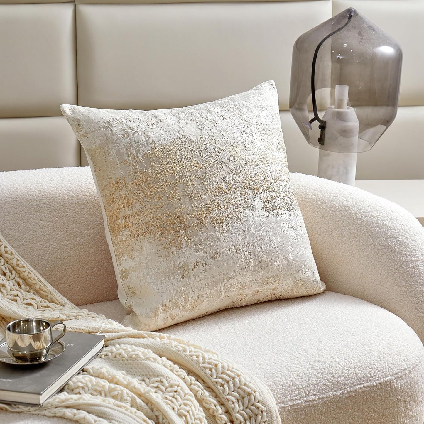 THE-TINOART Beige & Gold Jacquard Pillow Cover 22x22 - Reversible Luxury Throw Pillow Cover with Gold Embroidery & Velvet Backing, Decorative Cushion Cover for Sofa, Bed, Living Room