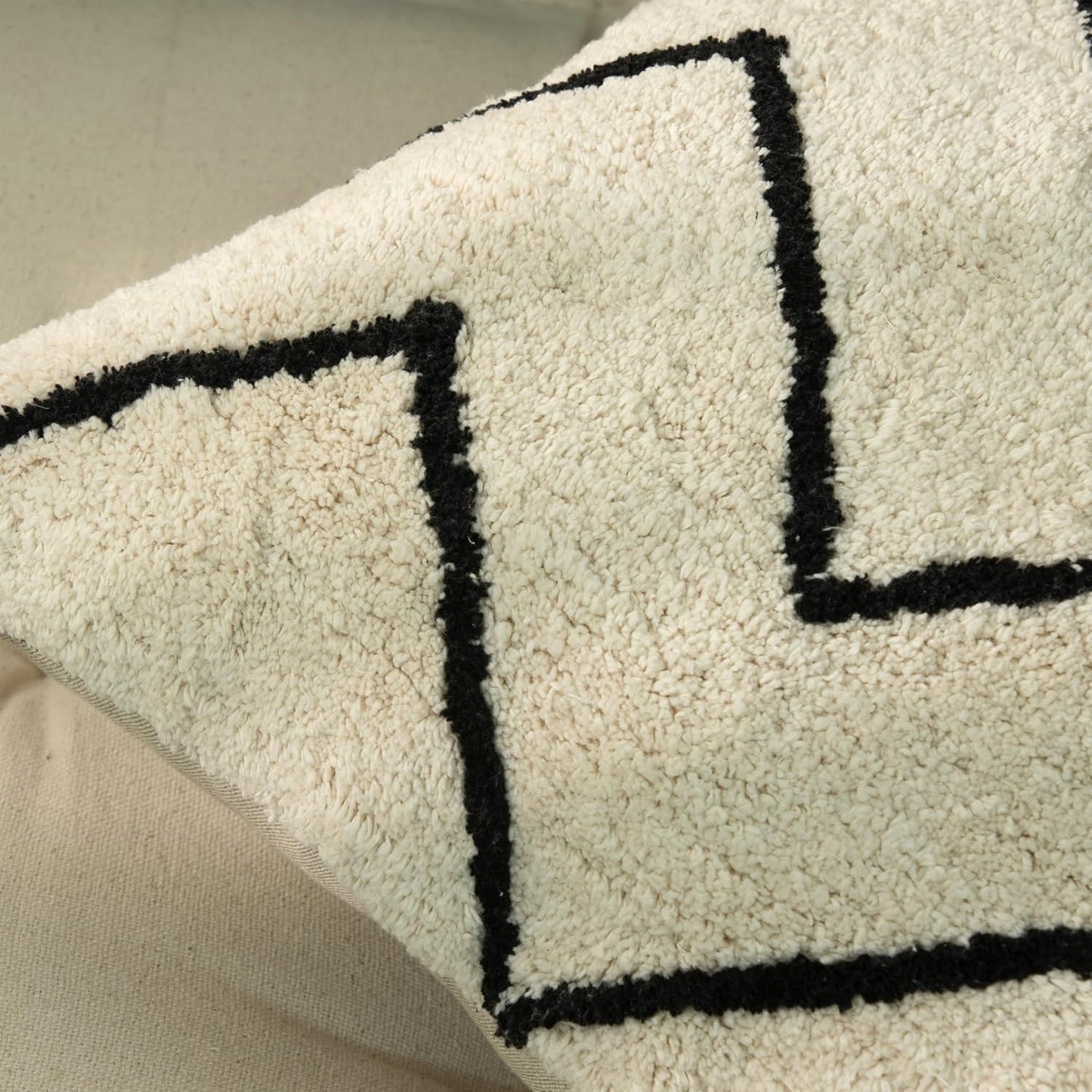 Tufted Boho Pillow Covers 18X18 Inch Throw Pillow Covers Decorative Cushion Cover Exquisitely Crafted with Hand-Finished Tuft Farmhouse Pillow Case for Couch Sofa Bed Living Room Bedroom