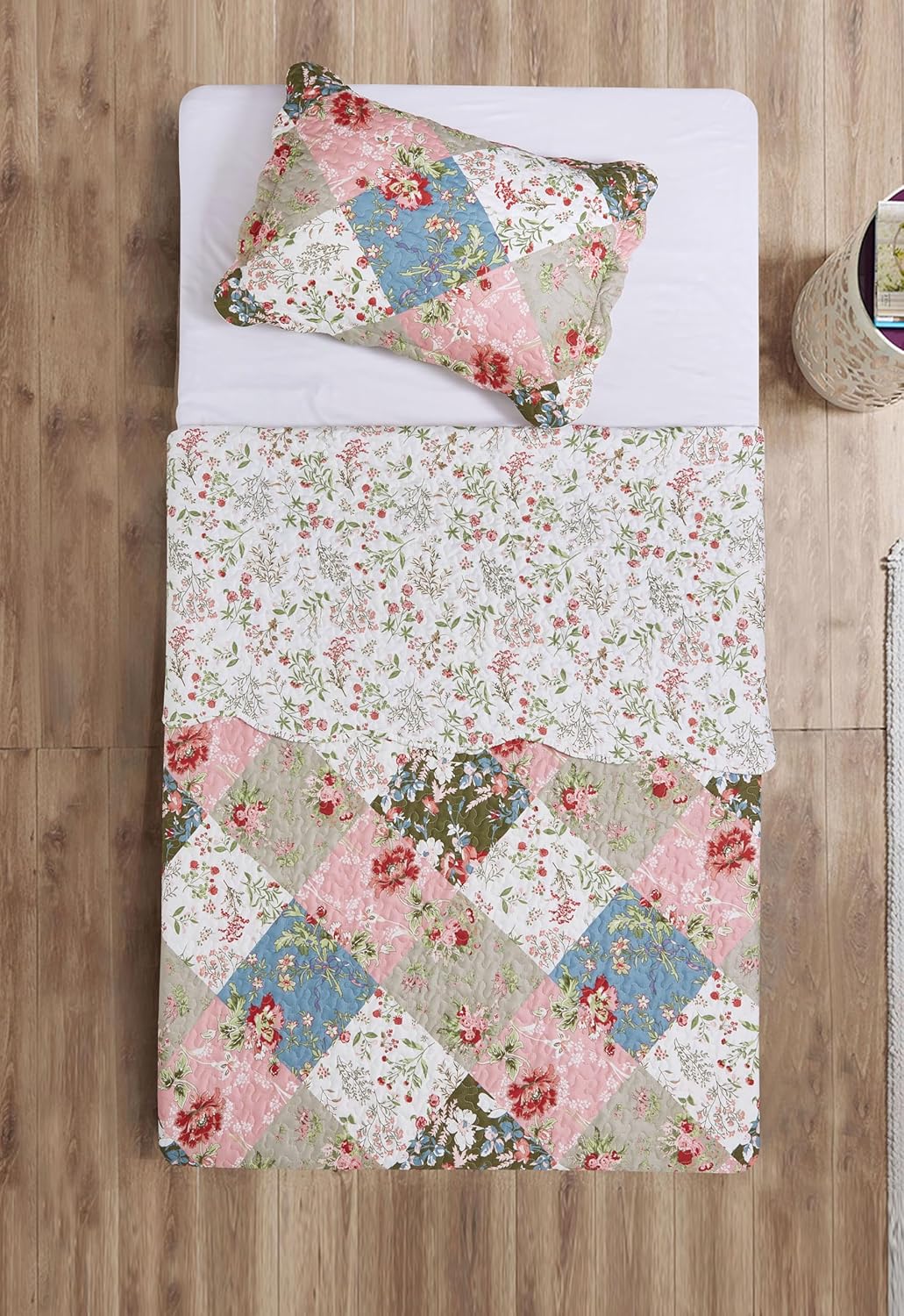 Brilliant Sunshine Peach and Olive Flowers Patchwork, 2-Piece Quilt Set with 1 Sham, Reversible Bedspread, Soft Lightweight Coverlet, All-Season, Twin, Peach Olive