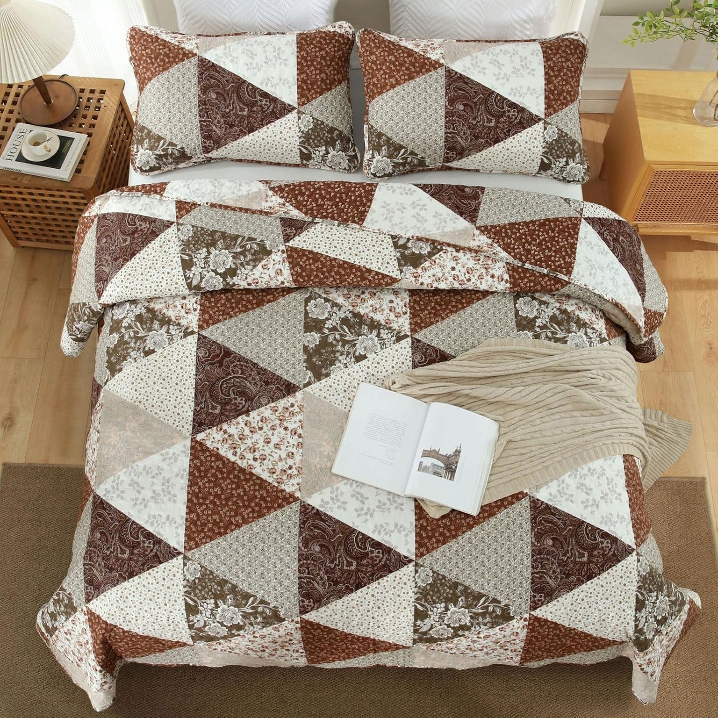 Dobuyly Fall King Size Bedspread, Brown Floral Triangle Patchwork King Size Quilt Fall Bedding Set, Soft Lightweight Microfiber Coverlet Set (1 Quilt, 2 Pillow Shams)